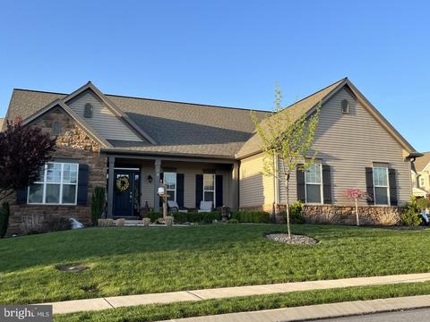 15 Finch Dr, Lebanon, PA 17042