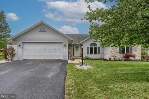639 Richfield Dr, Lebanon, PA 17042