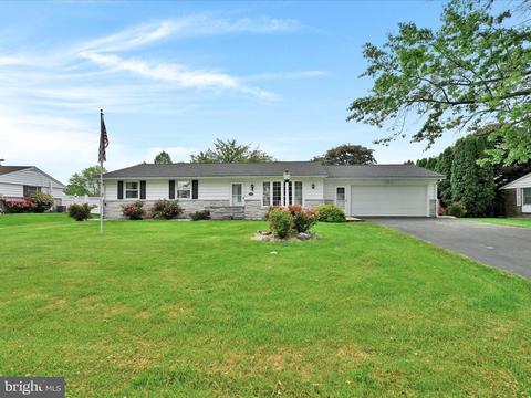 608 Plymouth Dr, Myerstown, PA 17067