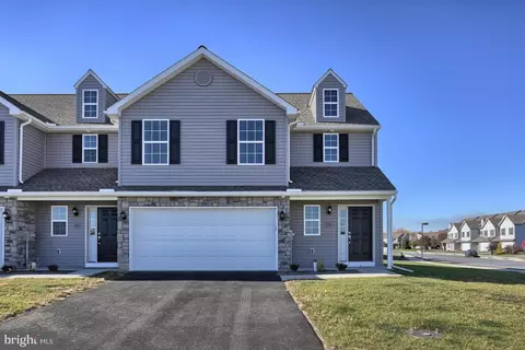 83 Cortland Xing, Palmyra, PA 17078