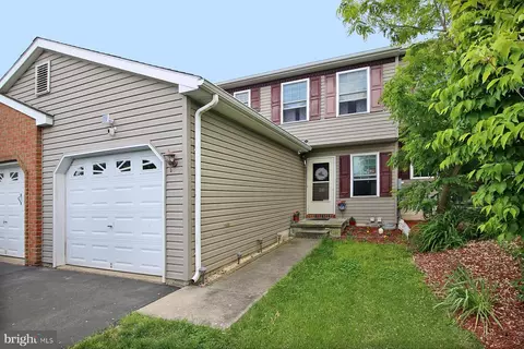 28 Grasshopper Ct, Myerstown, PA 17067