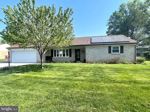 1232 Queen St, Palmyra, PA 17078
