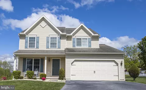 31 Sweetbriar Ln, Lebanon, PA 17046