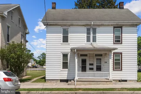 322 N Railroad St, Palmyra, PA 17078