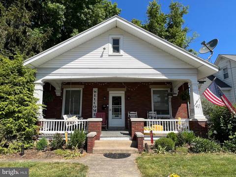 41 W Cherry St, Palmyra, PA 17078