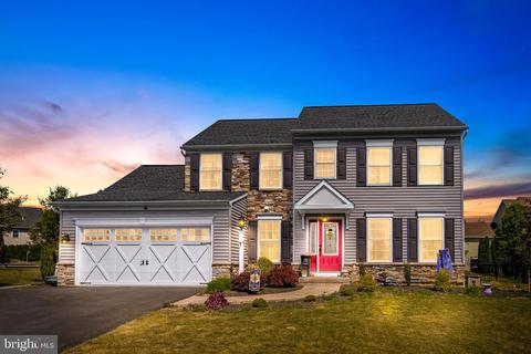 282 Sweetwater Dr, Palmyra, PA 17078