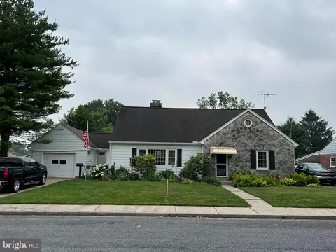 330 E Chestnut St, Cleona, PA 17042