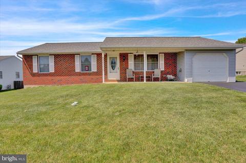 33 Treeline Dr, Newmanstown, PA 17073