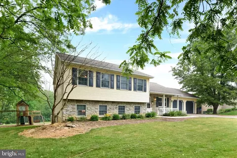 8 Palmer St, Lebanon, PA 17042