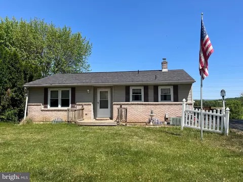 2177 Cloverfield Dr, Lebanon, PA 17042