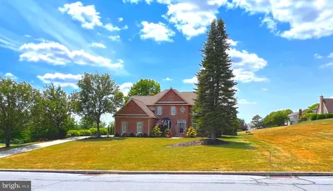 3 Highland Dr, Palmyra, PA 17078