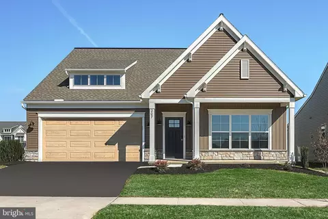 207 Grand Summit Dr, Annville, PA 17003
