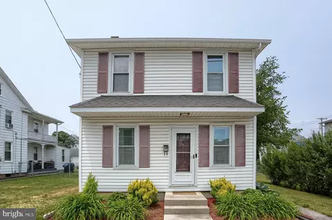 711 W Cherry St, Palmyra, PA 17078