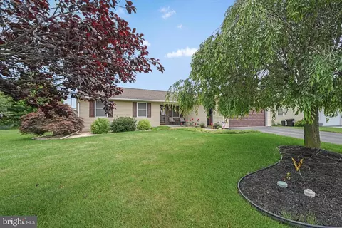 63 Edgemont Ln, Newmanstown, PA 17073