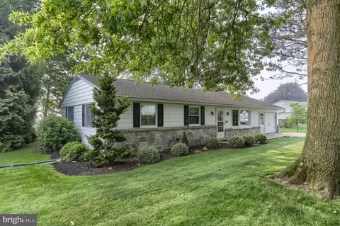 620 Plymouth Dr, Myerstown, PA 17067