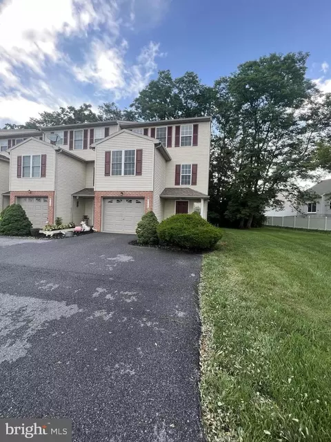 2114 Autumn Ct, Lebanon, PA 17042