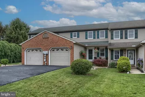 108 Palm Ln, Lebanon, PA 17042