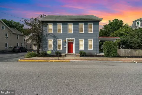 303 N Railroad St, Palmyra, PA 17078