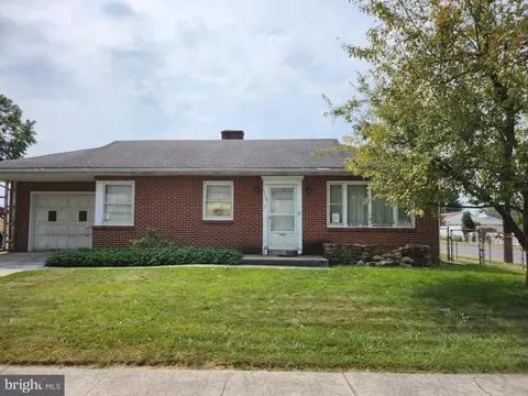 1504 E Queen St, Annville, PA 17003