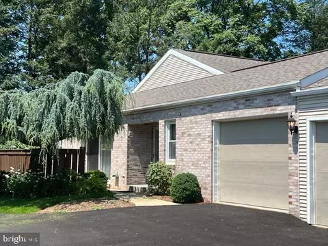 23 Woodland Est, Lebanon, PA 17042