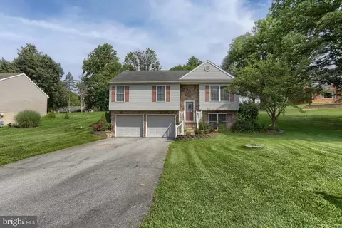 3227 Joyce St, Lebanon, PA 17046
