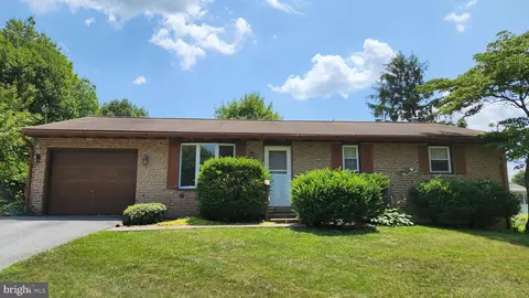 42 Brunswick Ln, Palmyra, PA 17078