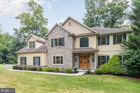 502 Woodland Cir, Mount Gretna, PA 17064