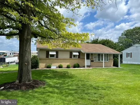 215 E Main St, Richland, PA 17087