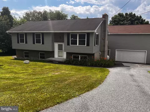 12 Plum St, Annville, PA 17003