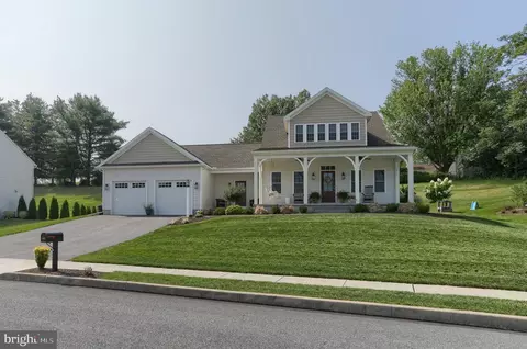 303 E Chestnut St, Jonestown, PA 17038