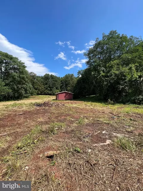 2050 S Forge Rd, Palmyra, PA 17078