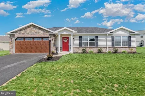 217 Gardenia Ln, Lebanon, PA 17042