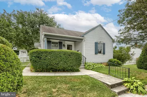 742 W Cherry St, Palmyra, PA 17078