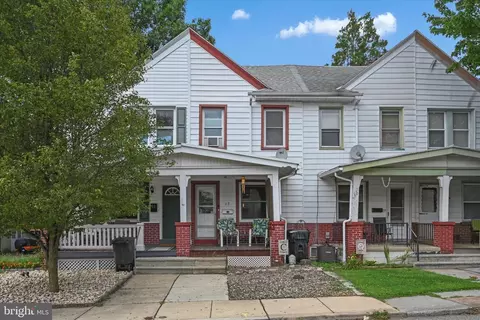 17 E Locust St, Lebanon, PA 17042