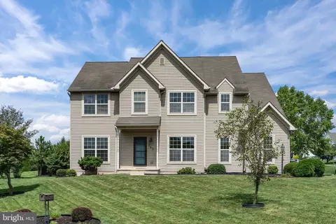 242 Parliament Dr, Annville, PA 17003