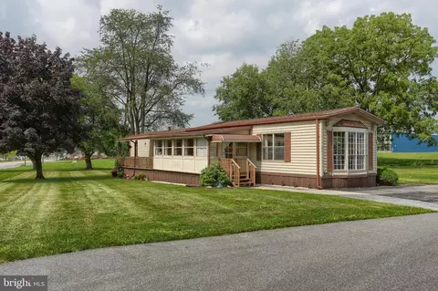 91 Green Acres Trailer Ct, Lebanon, PA 17046