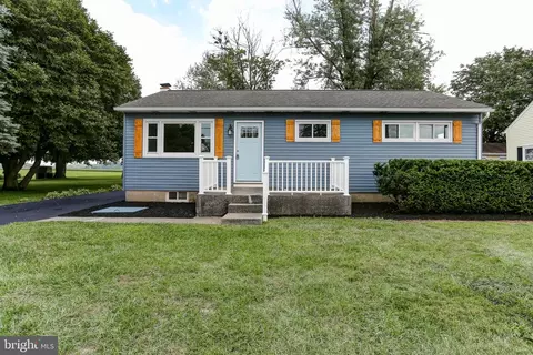 912 Evergreen Rd, Lebanon, PA 17042