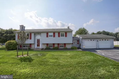 1557 Sholly Ave, Lebanon, PA 17046