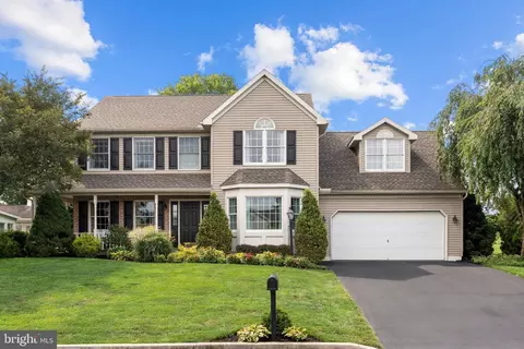 1446 E Maple St, Palmyra, PA 17078