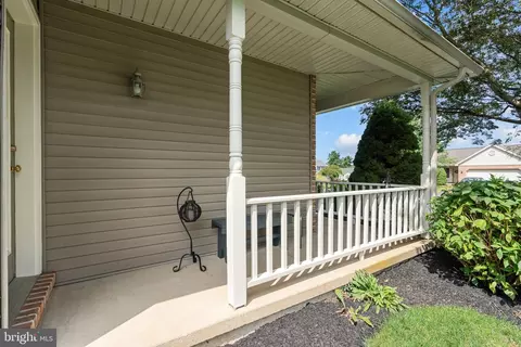 1446 E Maple St, Palmyra, PA 17078 photo 3