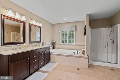 1446 E Maple St, Palmyra, PA 17078 photo 19