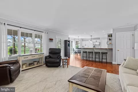 1446 E Maple St, Palmyra, PA 17078 photo 9