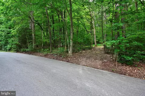 136 Laurel Dr, Fredericksburg, PA 17026