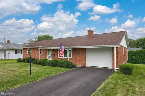 731 Suzanne Dr, Lebanon, PA 17046