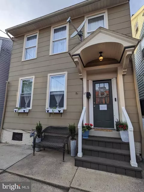27 E Main Ave E, Myerstown, PA 17067