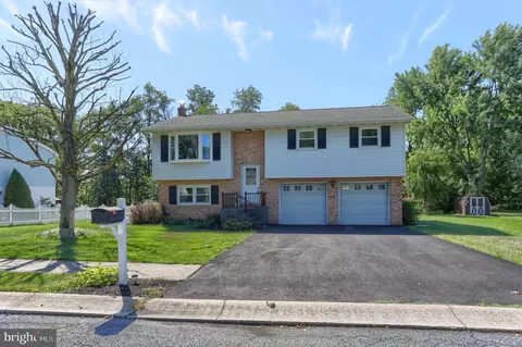 214 E Carpenter Ave, Myerstown, PA 17067
