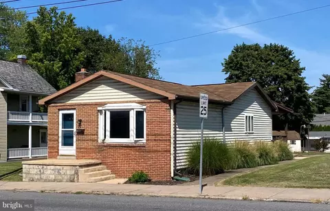 411 W Main St, Annville, PA 17003