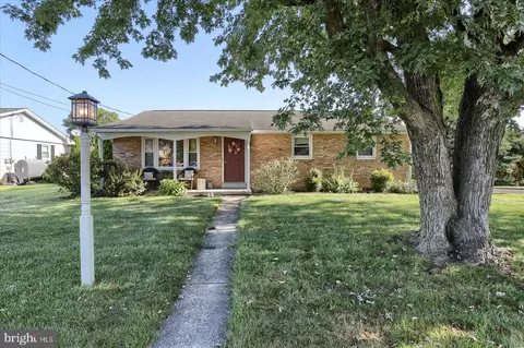 903 Maple Ln, Lebanon, PA 17046