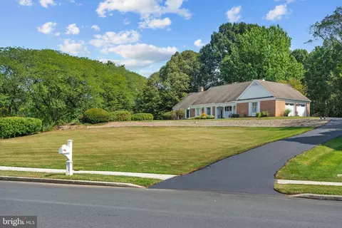 30 W Orchard Dr, Palmyra, PA 17078