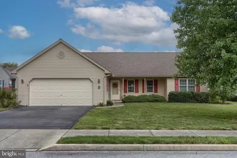106 Arbor Dr, Myerstown, PA 17067